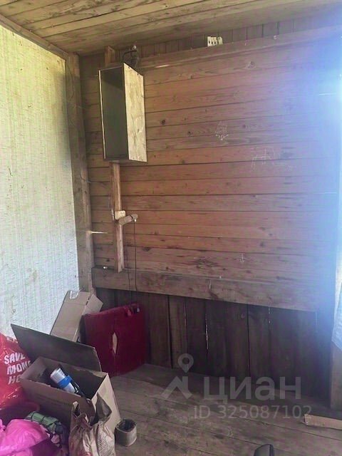 Продажа 2-комн квартиры на вторичном рынке пос. Шапки, улица Железнодорожная, 7