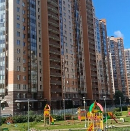 Продажа 3-комн квартиры на вторичном рынке Парашютная улица