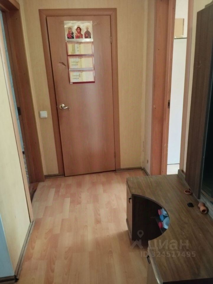 Продажа 3-комн квартиры на вторичном рынке Волхов, улица Марата, 6