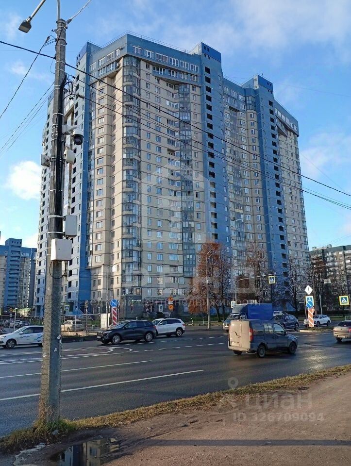 Продажа 3-комн квартиры на вторичном рынке проспект Сизова, 25