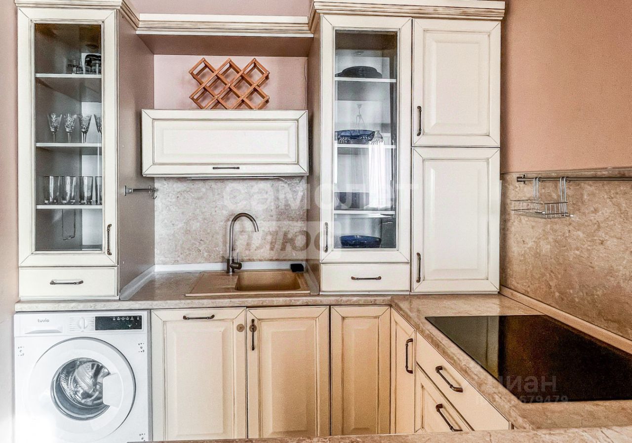 Продажа 3-комн квартиры на вторичном рынке улица Адмирала Лазарева, 63к3