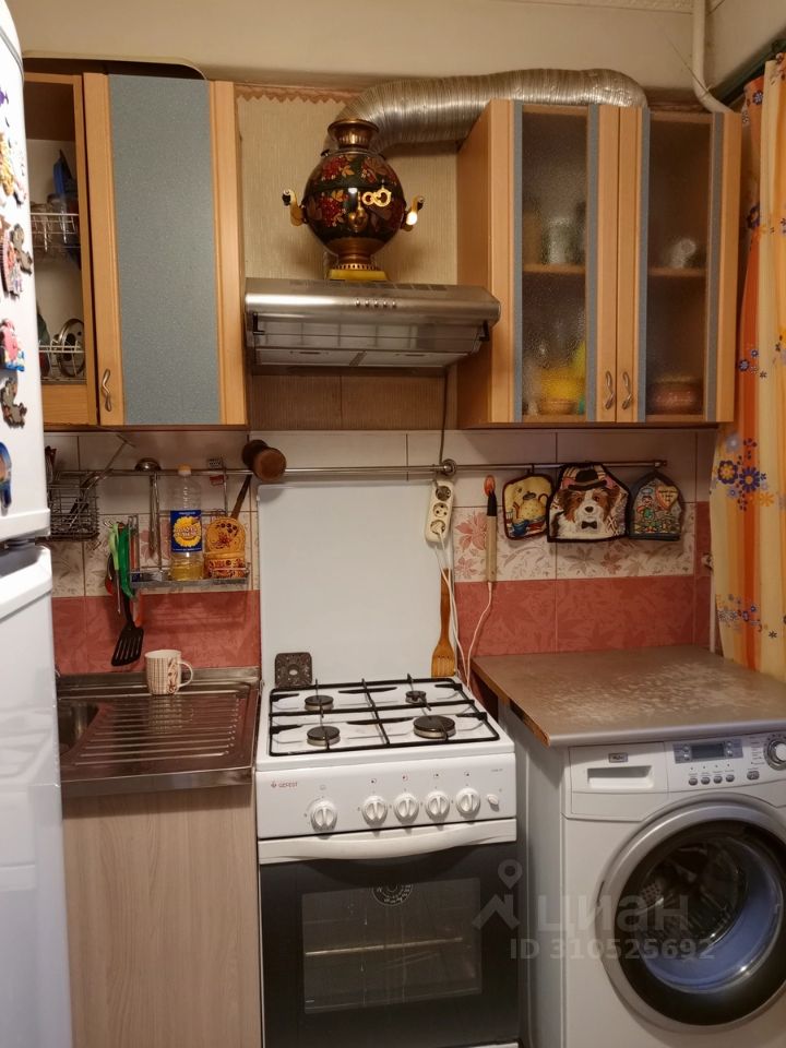 Продажа 3-комн квартиры на вторичном рынке улица Летчика Пилютова, 15