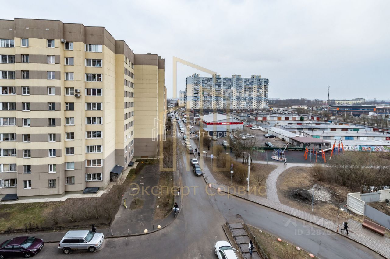 Продажа 2-комн квартиры на вторичном рынке пос. Бугры, улица Школьная, 11к1