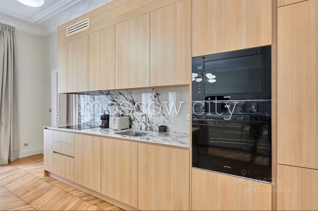 Аренда 4-комн квартиры на вторичном рынке Малая Бронная улица, 44