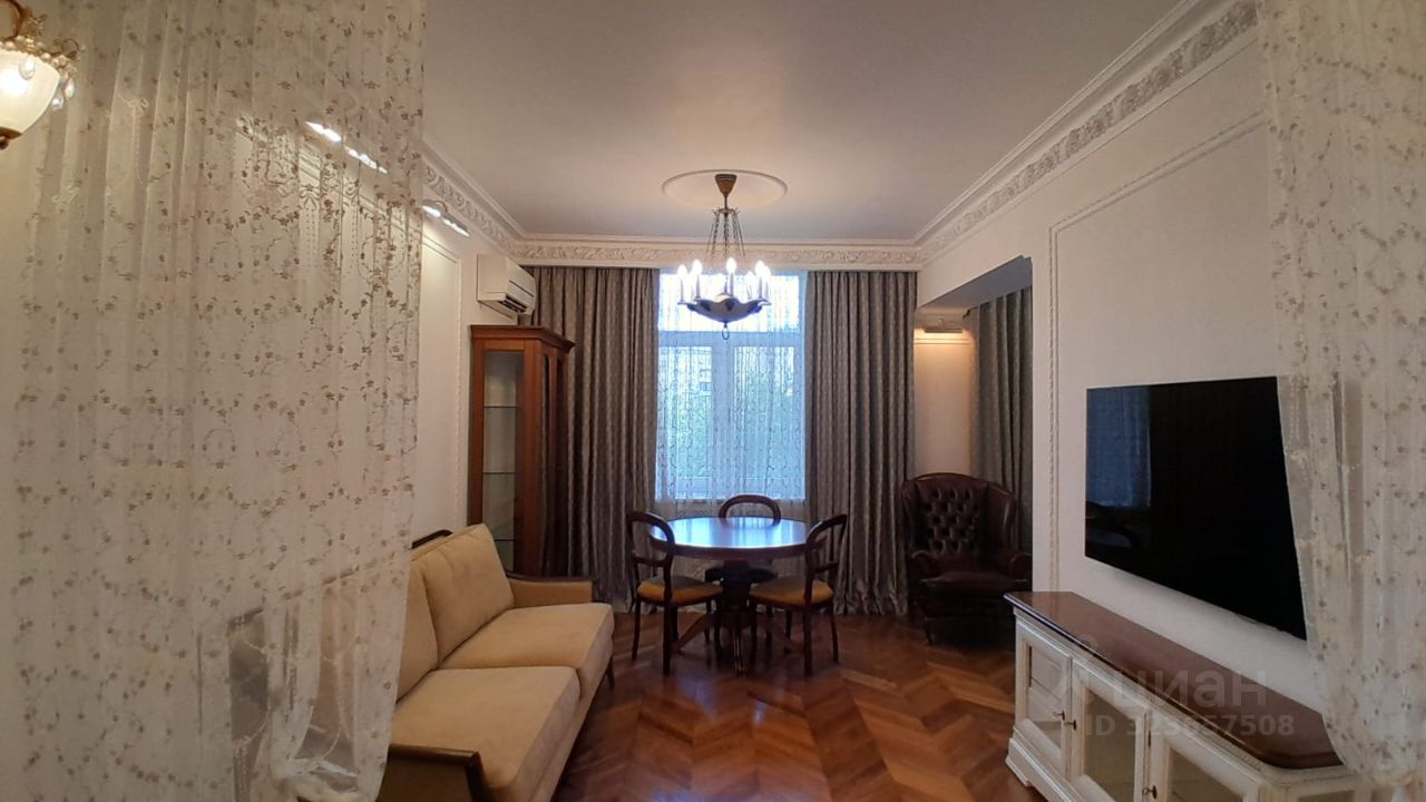 Аренда 3-комн квартиры на вторичном рынке Университетский проспект, 9