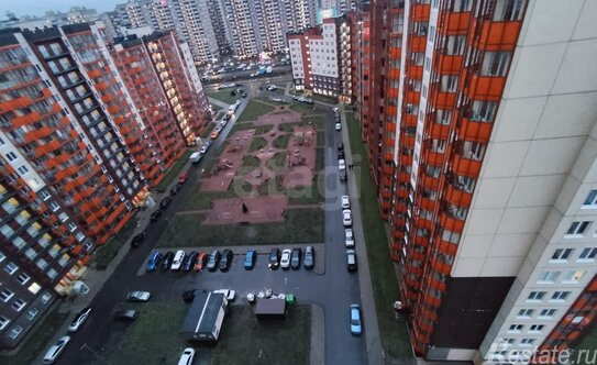 Продажа 1-комн квартиры на вторичном рынке Мурино, ул Шоссе в Лаврики,  д. 71,  к. 2