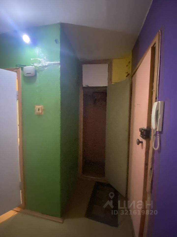 Продажа 2-комн квартиры на вторичном рынке Колпино, Заводской проспект, 14