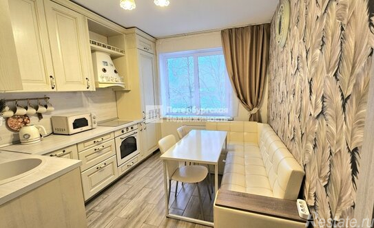 Продажа 2-комн квартиры на вторичном рынке Лабораторный пр-кт,  д. 23