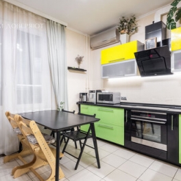 Продажа 2-комн квартиры на вторичном рынке проспект Медиков,  д. 10 к4