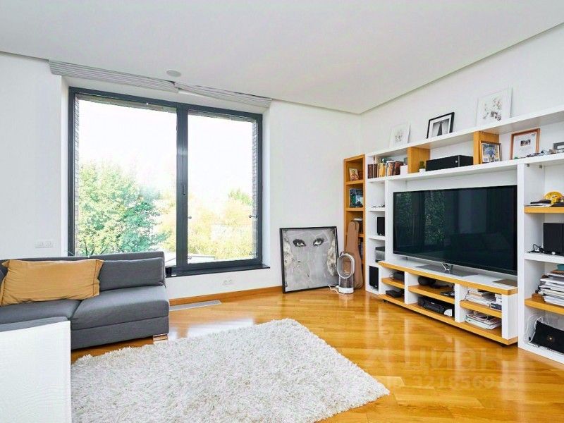Продажа 3-комн квартиры на вторичном рынке улица Станиславского, 11