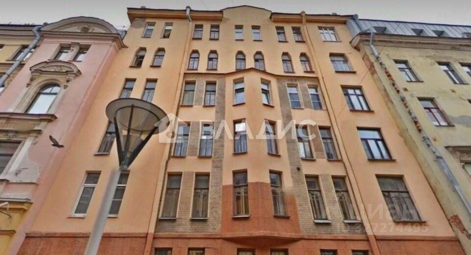 Продажа 4-комн квартиры на вторичном рынке Малая Московская улица, 4