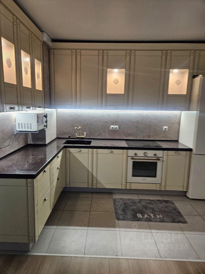 Аренда 3-комн квартиры на вторичном рынке Люблинская улица, 80к6