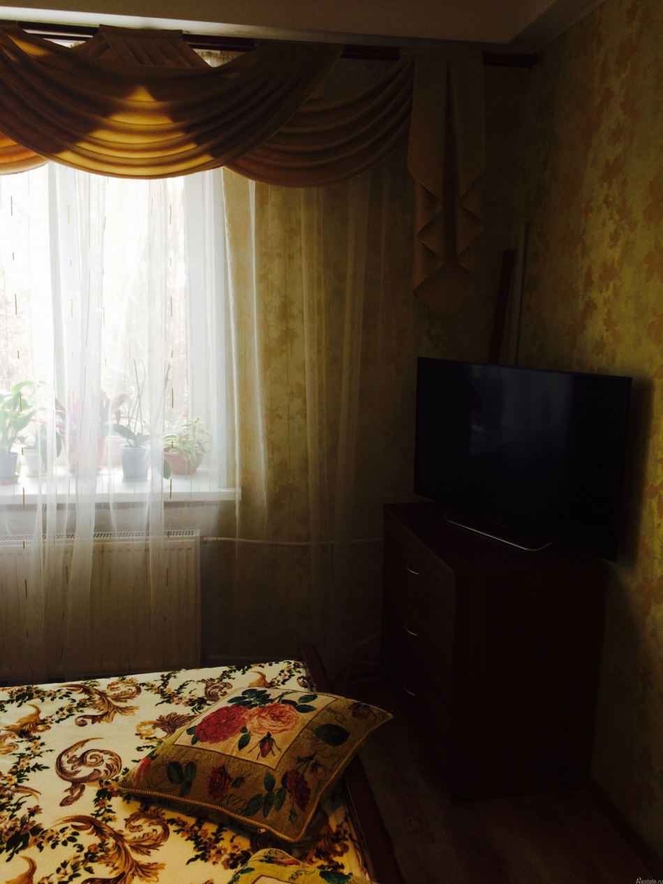 Продажа 3-комн квартиры на вторичном рынке Крюкова ул,  д. 10
