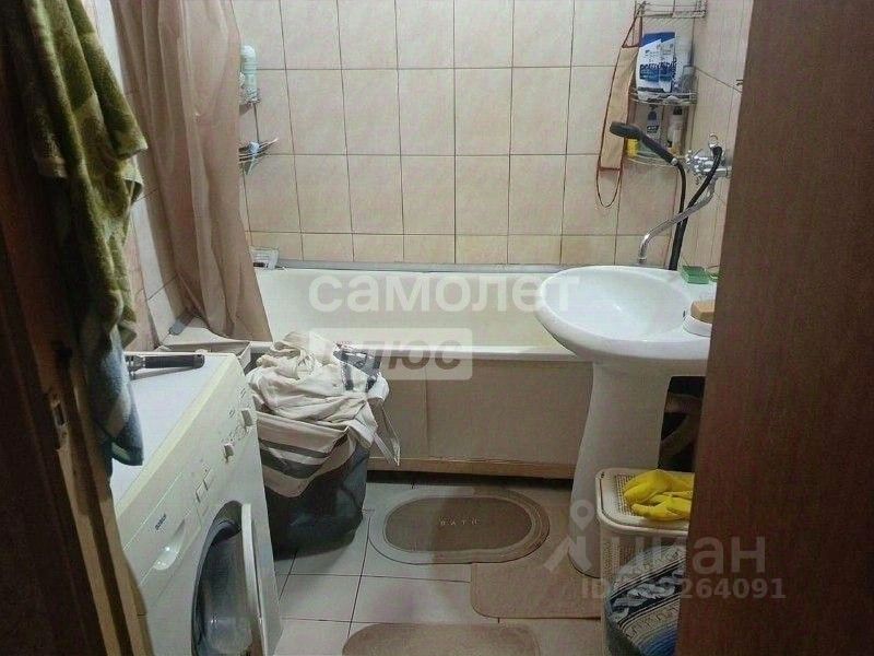 Продажа 3-комн квартиры на вторичном рынке улица Бутлерова, 4