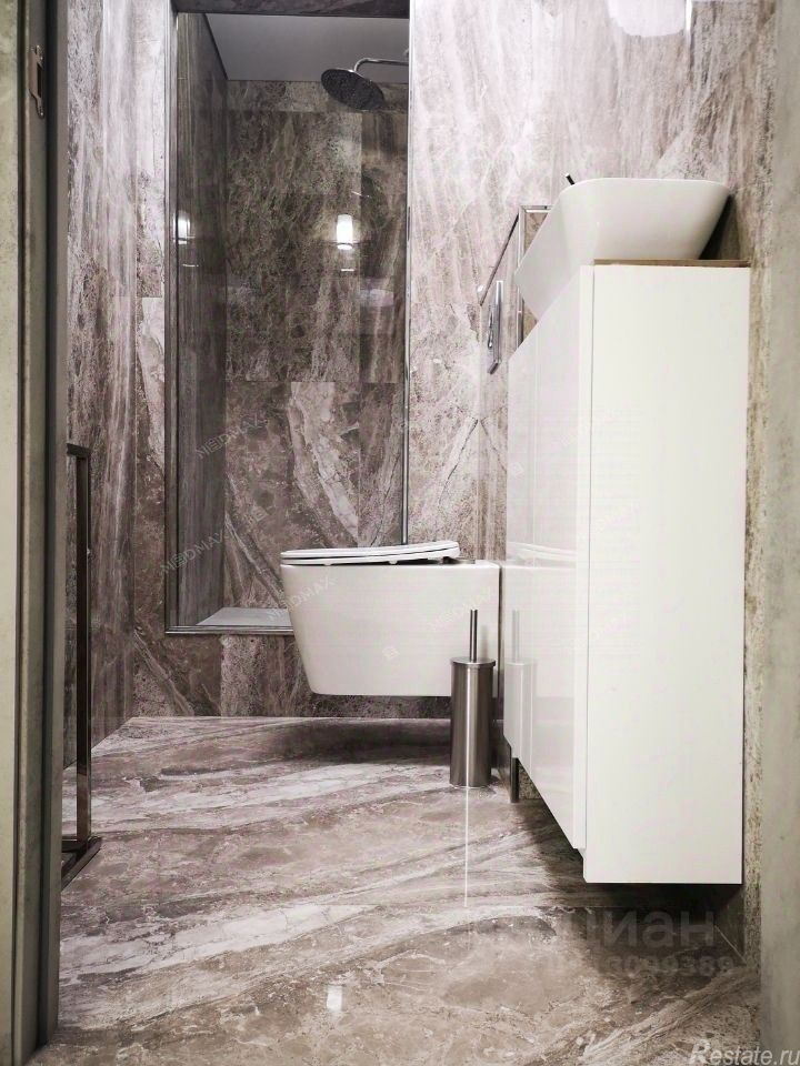 Аренда 3-комн квартиры на вторичном рынке ул Днепропетровская,  д. 37