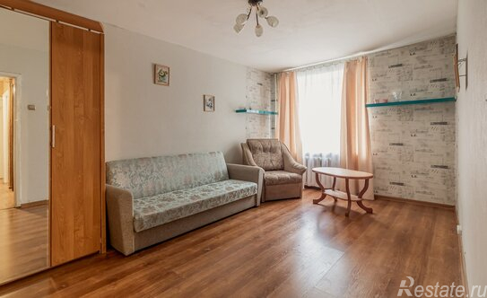 Продажа 2-комн квартиры на вторичном рынке улица Красного Курсанта,  д. 28