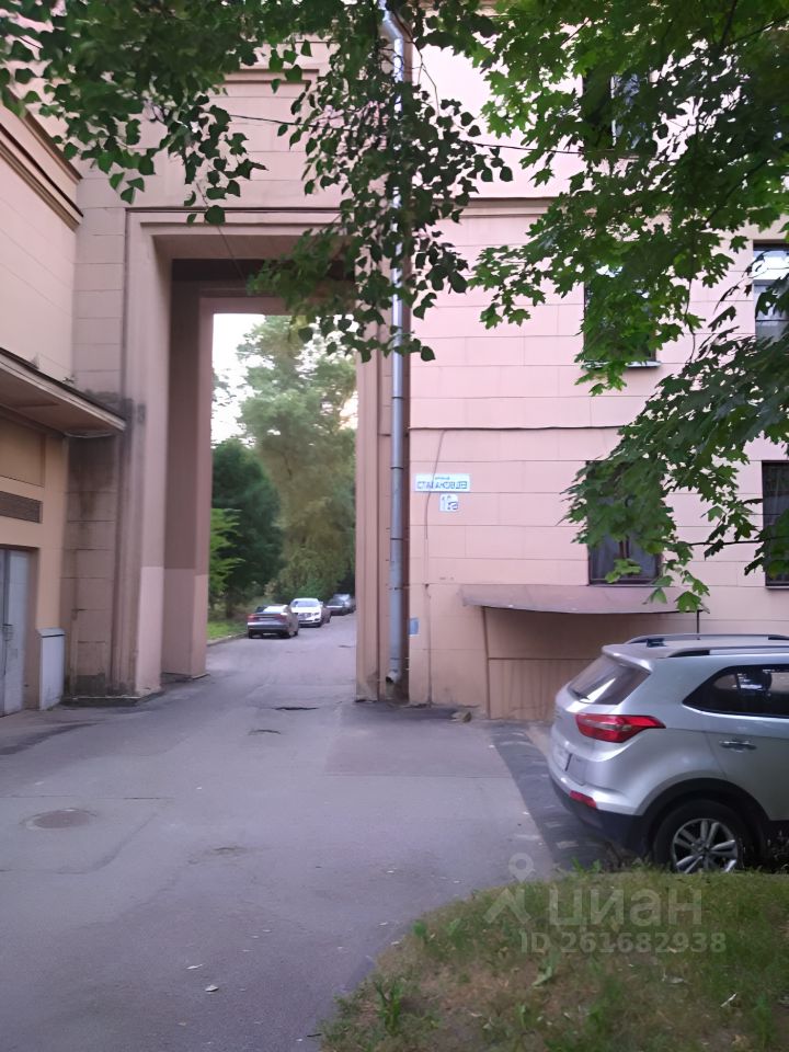 Продажа 5-комн квартиры на вторичном рынке улица Стахановцев, 19