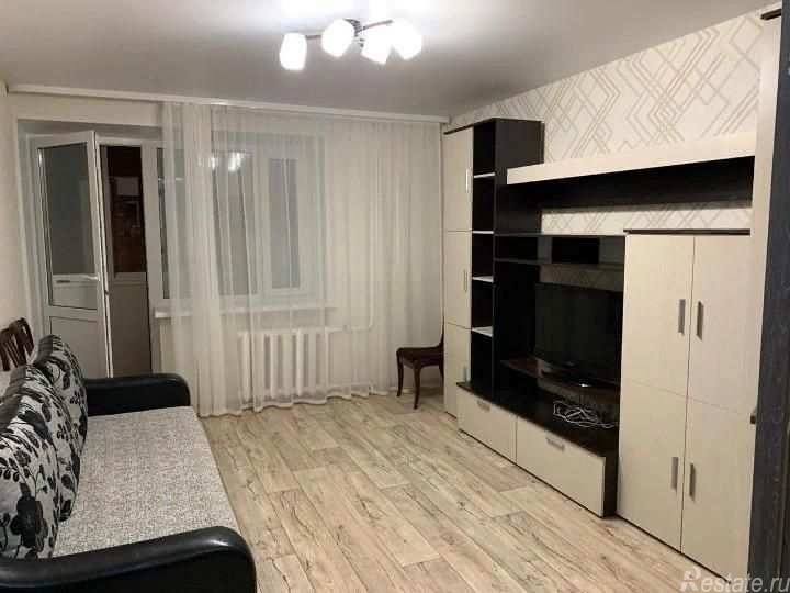 Аренда 2-комн квартиры на вторичном рынке Рябиновая улица,  д. 1