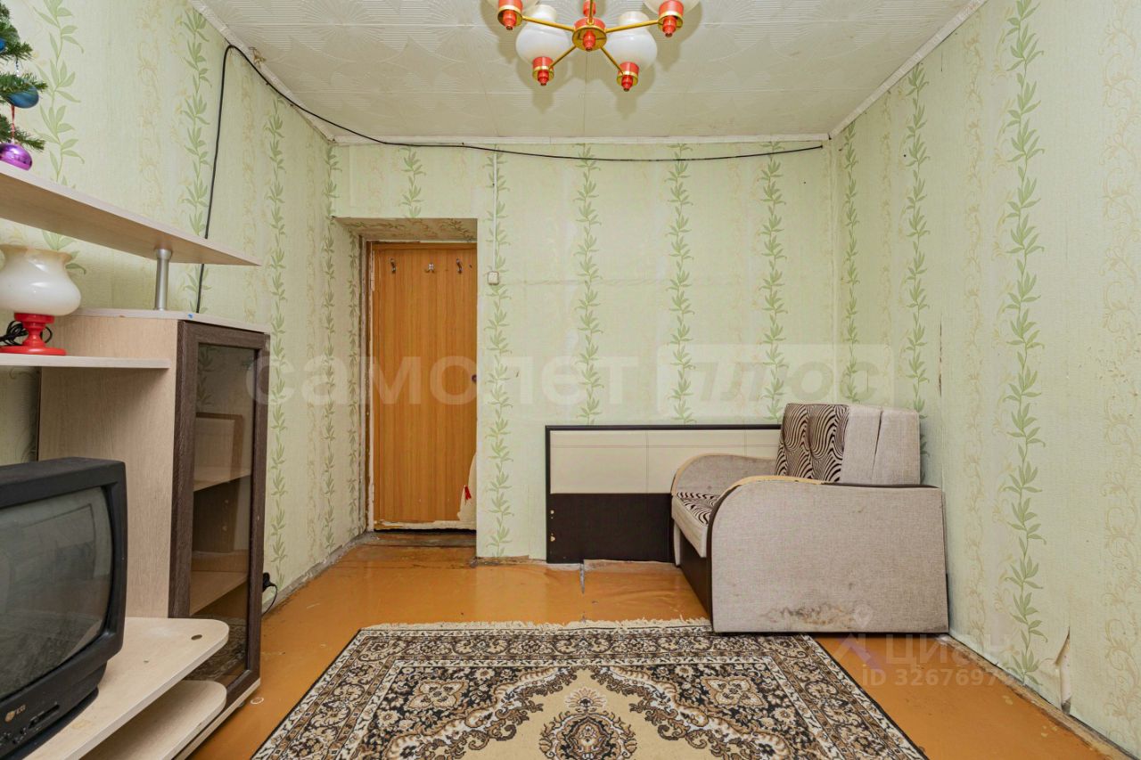 Продажа 2-комн квартиры на вторичном рынке Калининец пгт, 243