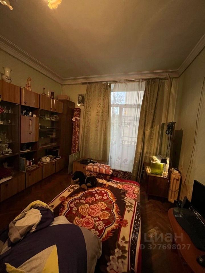 Продажа 4-комн квартиры на вторичном рынке бульвар Красных Зорь, 1