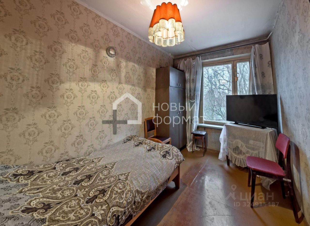 Продажа 3-комн квартиры на вторичном рынке пос. Здравница, улица Дубки, 6