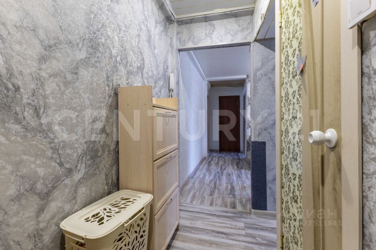 Продажа 3-комн квартиры на вторичном рынке Колпино, улица Адмиралтейская, 25