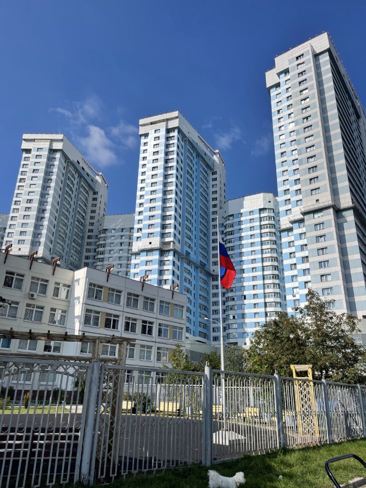 Продажа 4-комн квартиры на вторичном рынке проезд Березовой Рощи, 12