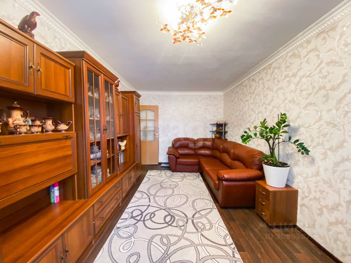 Продажа 2-комн квартиры на вторичном рынке Кириши, Плавницкий бульвар, 18