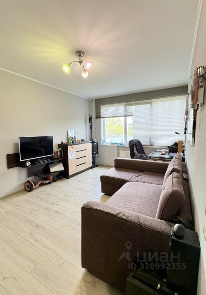 Продажа 1-комн квартиры на вторичном рынке улица Летчика Пилютова, 23