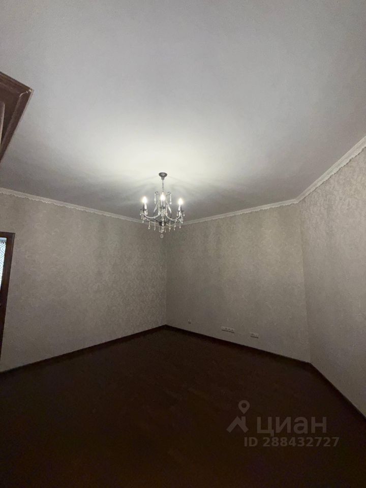 Продажа 3-комн квартиры на вторичном рынке Привольная улица, 25