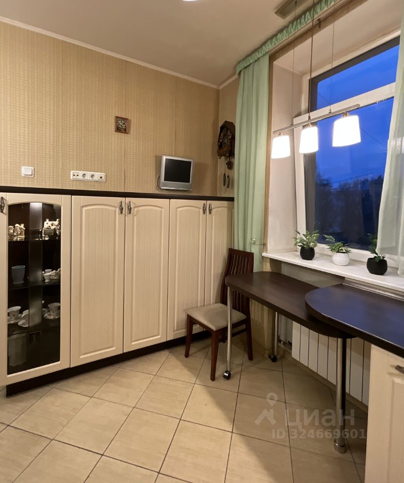 Продажа 2-комн квартиры на вторичном рынке Приморский проспект, 23