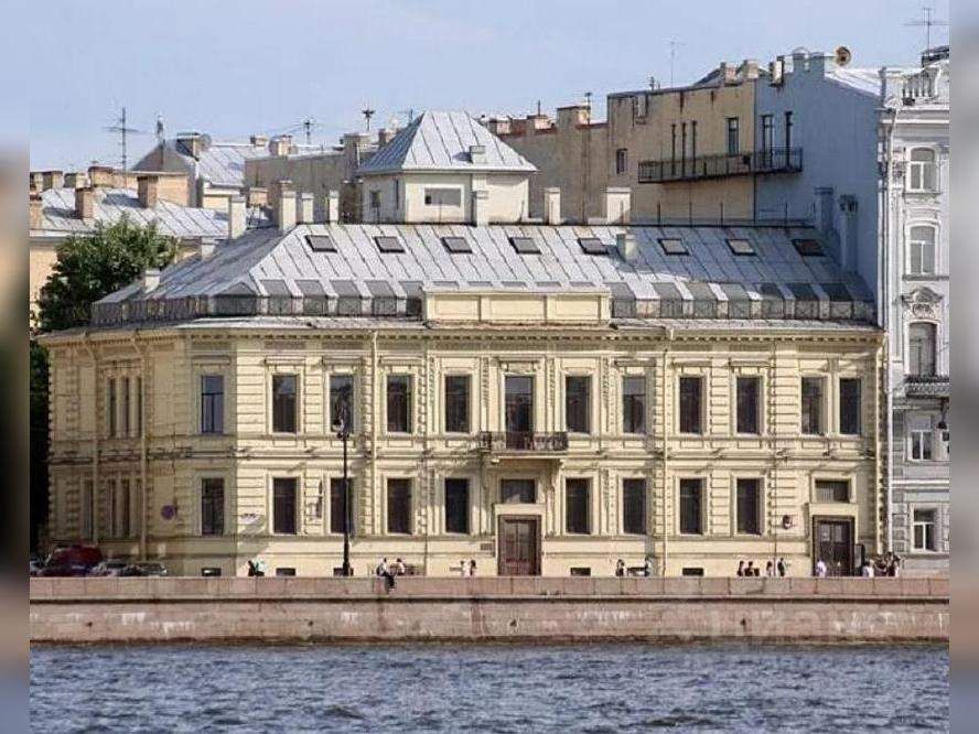 Продажа 4-комн квартиры на вторичном рынке Дворцовая набережная, 22