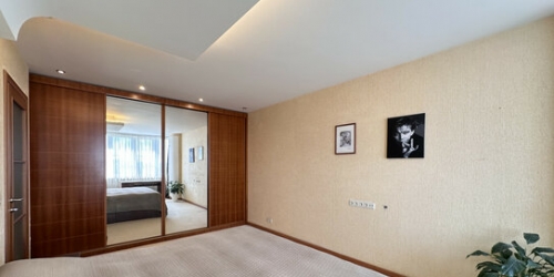 4-комн квартира бульвар Генерала Карбышева,  д. 18