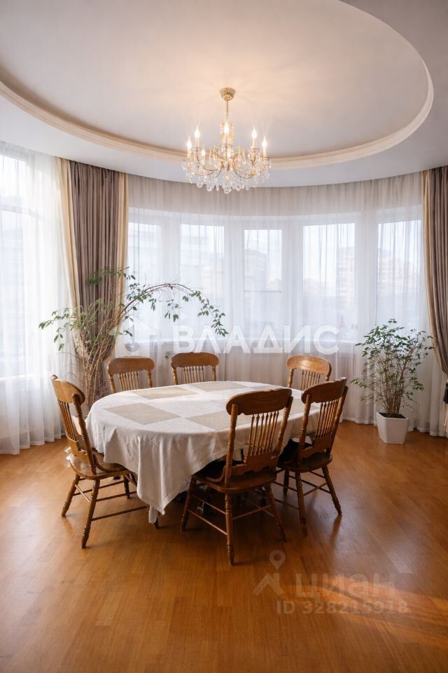 Продажа 4-комн квартиры на вторичном рынке улица Архитектора Власова, 18