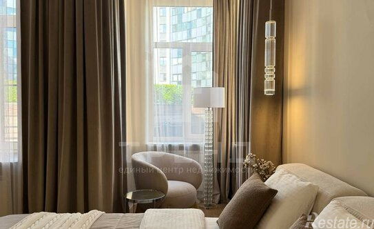 Продажа 4-комн квартиры на вторичном рынке Ропшинская улица