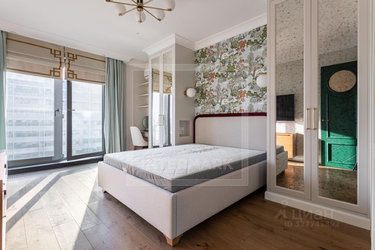 Продажа 2-комн квартиры на вторичном рынке Большая Садовая улица, 5к2