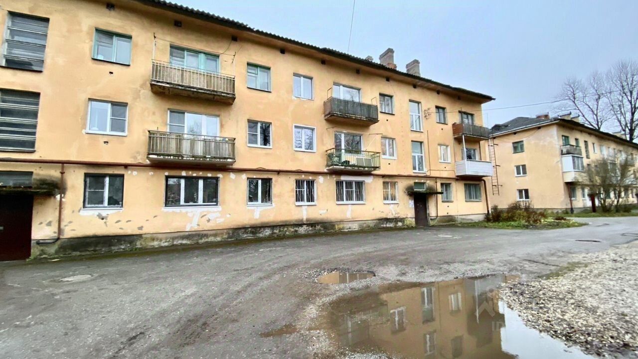 Продажа 1-комн квартиры на вторичном рынке Сланцы, улица Ломоносова, 75