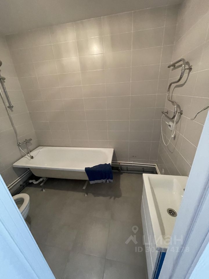 Продажа 1-комн квартиры на вторичном рынке пос. Парголово, дорога Михайловская, 14к1