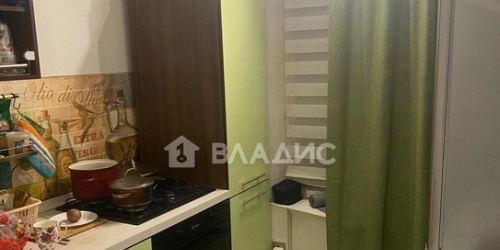 2-комн квартира улица Уткина,  д. 38