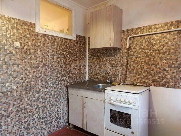 Продажа 2-комн квартиры на вторичном рынке Волхов, Волгоградская улица, 11