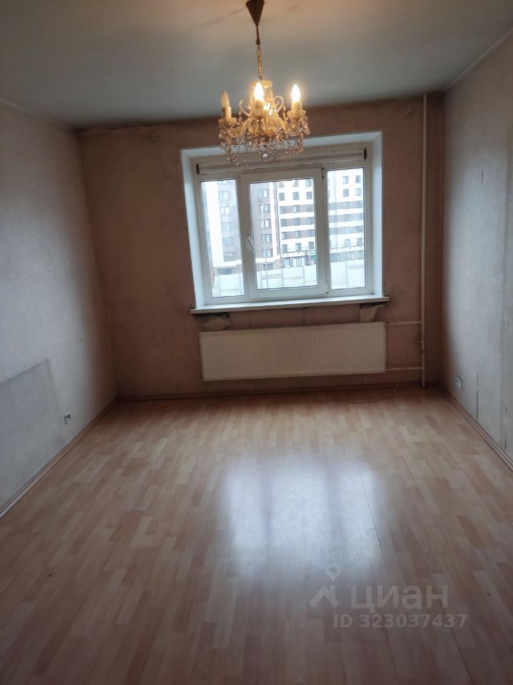 Продажа 2-комн квартиры на вторичном рынке Дунайский проспект, 24