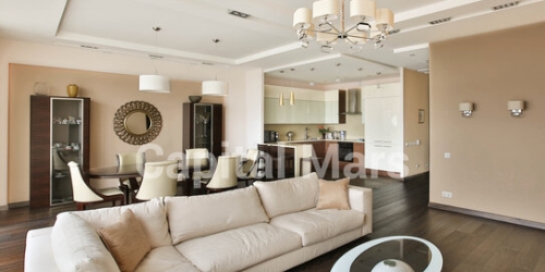 4-комн квартира ул Тихвинская,  д. 39