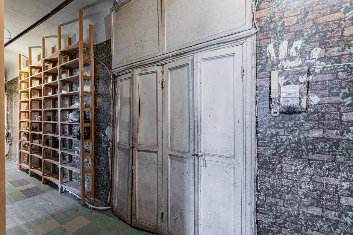 Продажа 4-комн квартиры на вторичном рынке улица Полозова, 11