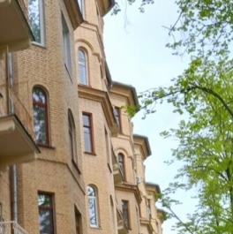 Продажа 2-комн квартиры на вторичном рынке Беговая улица,  д. 15