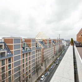 Продажа 4-комн квартиры на вторичном рынке Петровский пр-кт,  д. 11 к2