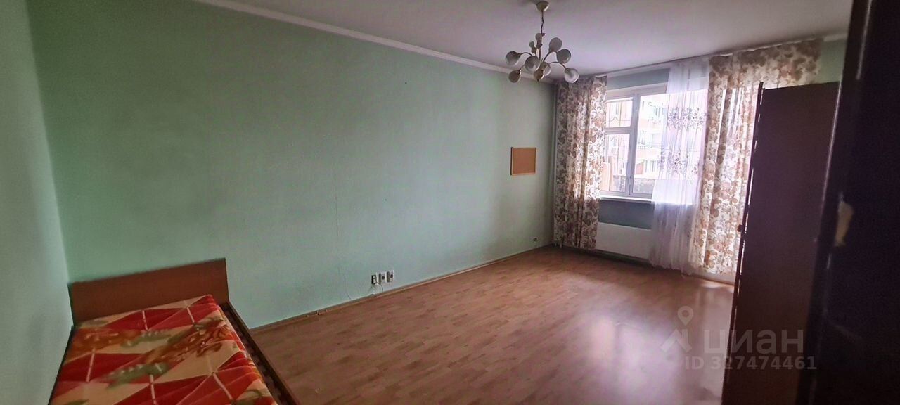 Продажа 3-комн квартиры на вторичном рынке Симферопольский бульвар, 17К1