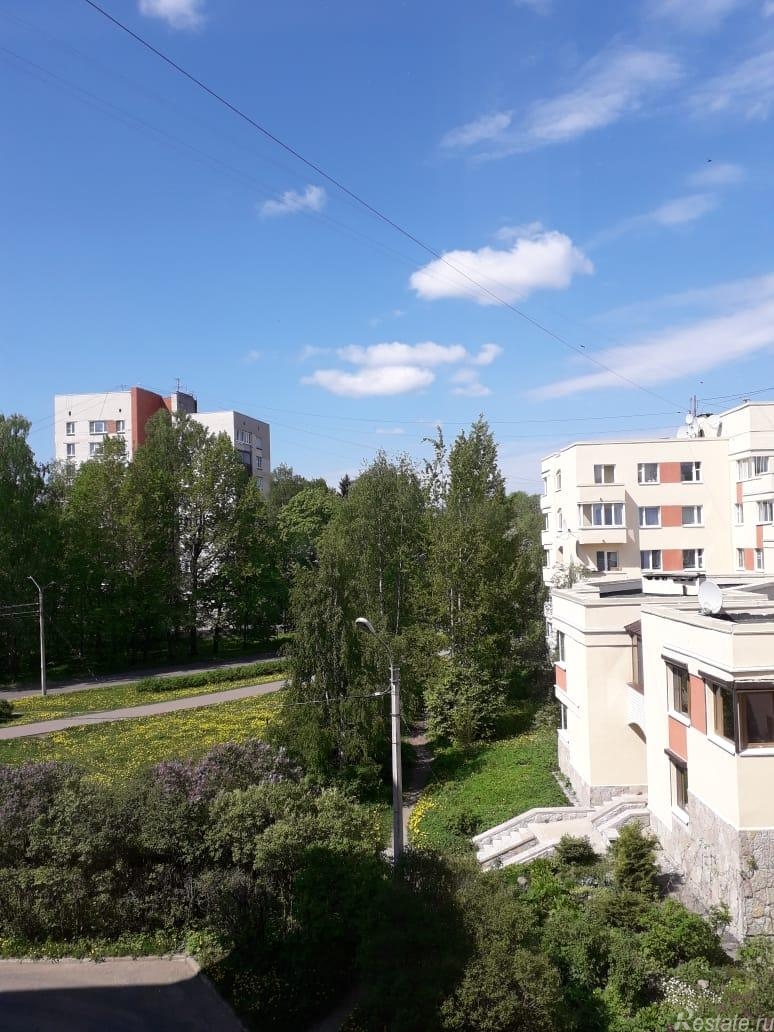 Продажа 1-комн квартиры на вторичном рынке Зеленогорск г. Комсомольская улица,  д. 6