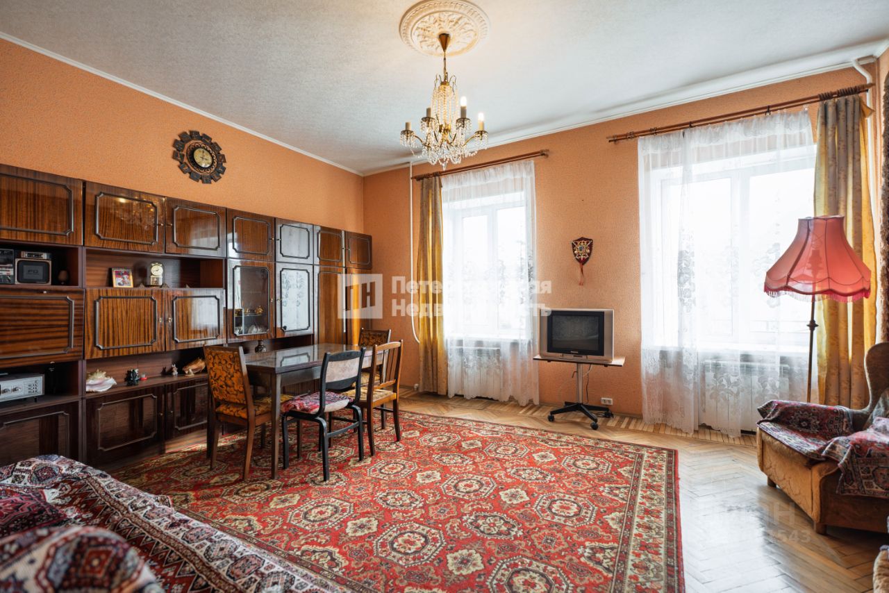 Продажа 3-комн квартиры на вторичном рынке Театральная площадь, 12