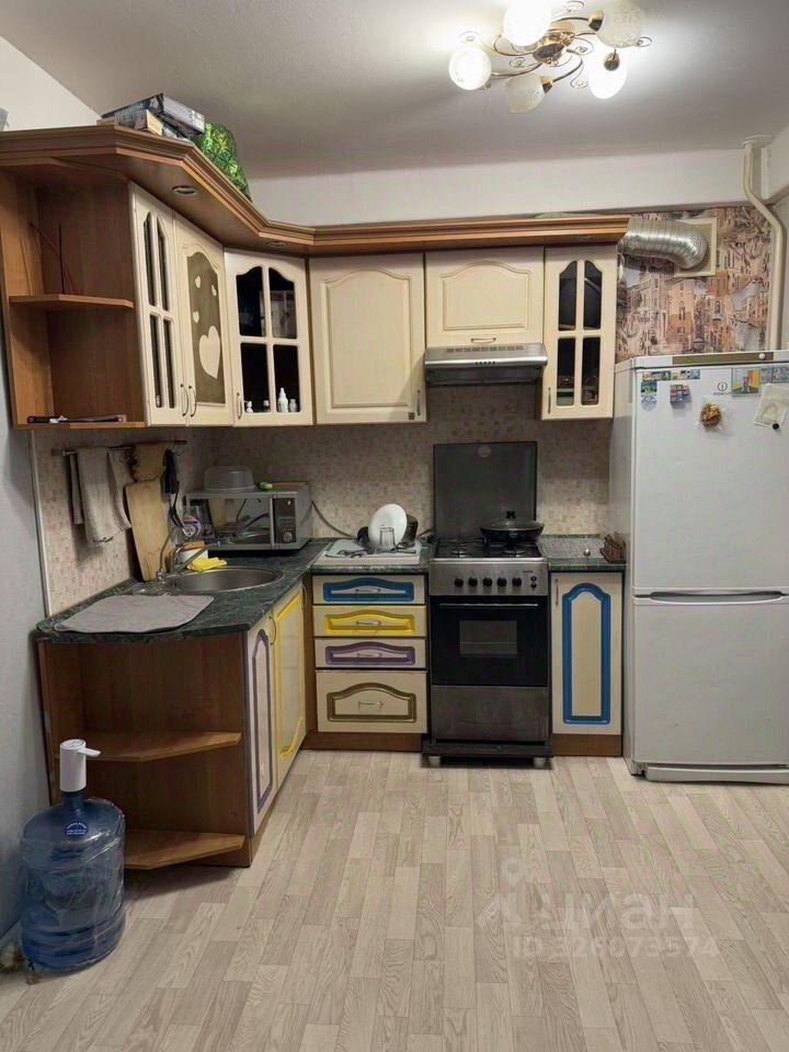 Продажа 2-комн квартиры на вторичном рынке с. Русско-Высоцкое, 24