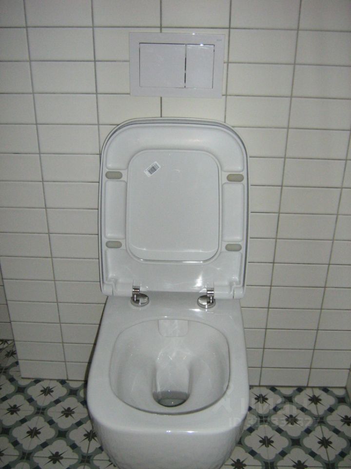 Продажа 2-комн квартиры на вторичном рынке Синявинская улица, 20